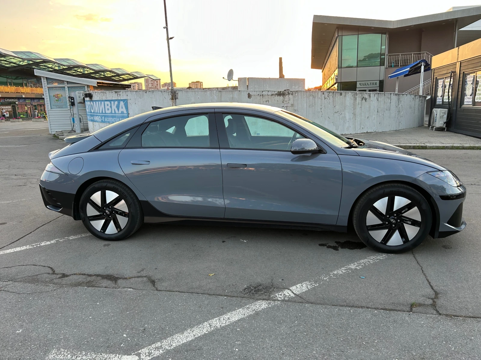 Hyundai Ioniq 6 77, 4Kwh, AWD, Long range-8000km 4* 4, снимка 6 - Автомобили и джипове - 55117522
