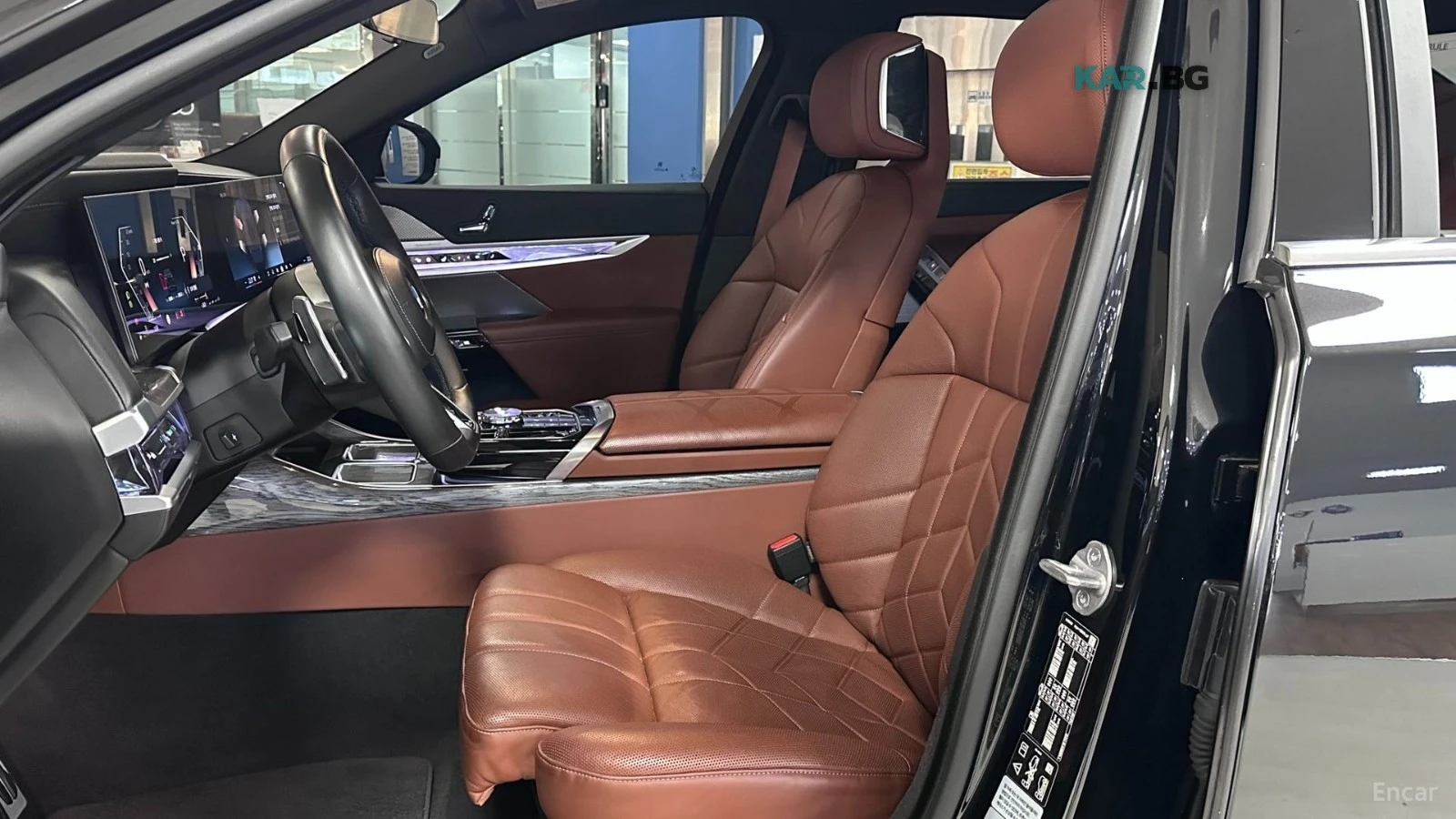 BMW 740 xDrive* M-SPORT* Theatre Screen* Масажи* Пано* 360, снимка 10 - Автомобили и джипове - 55790458