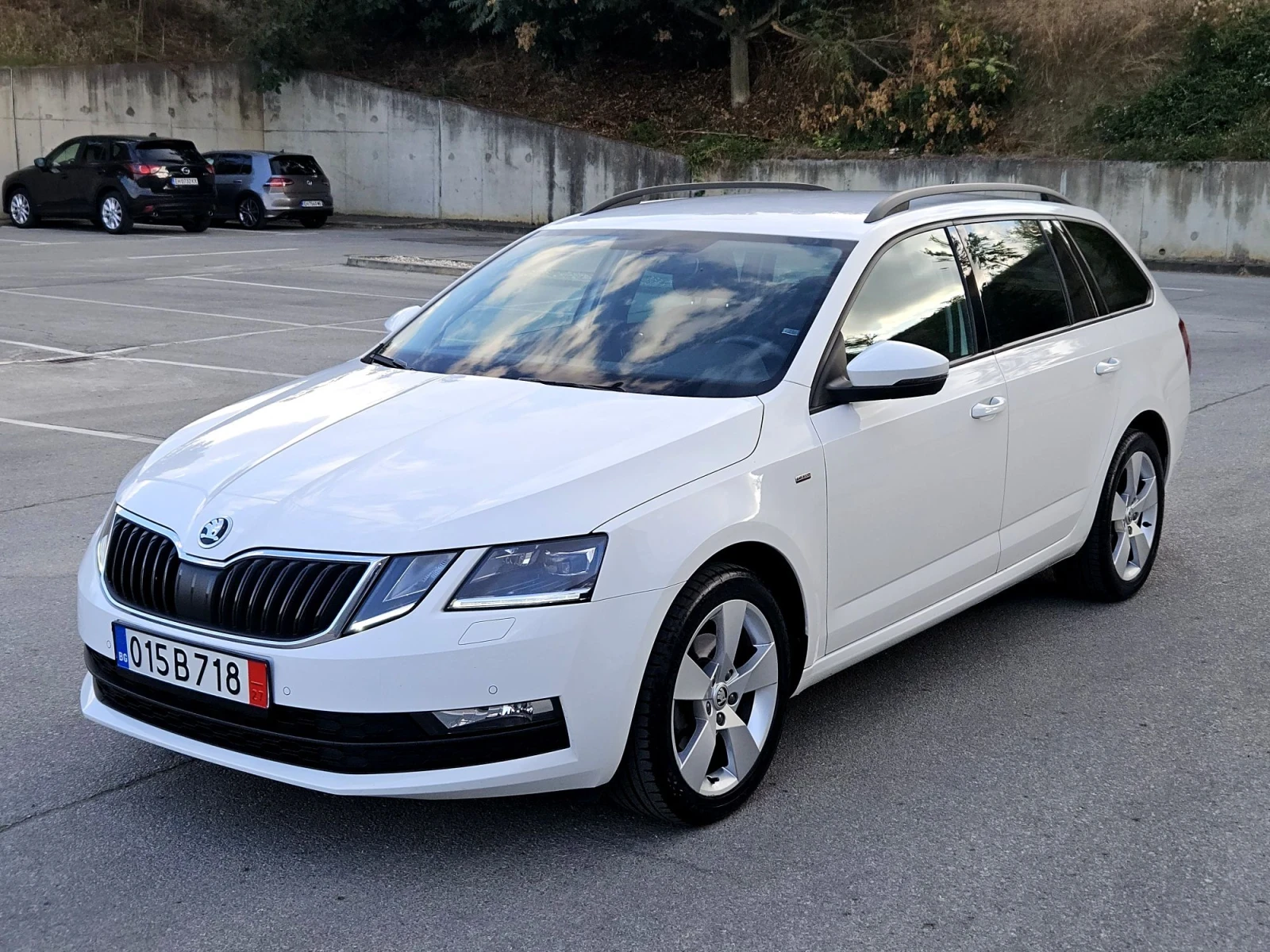 Skoda Octavia 1.5 - 150к.с. Чист бензин! , снимка 8 - Автомобили и джипове - 56060870