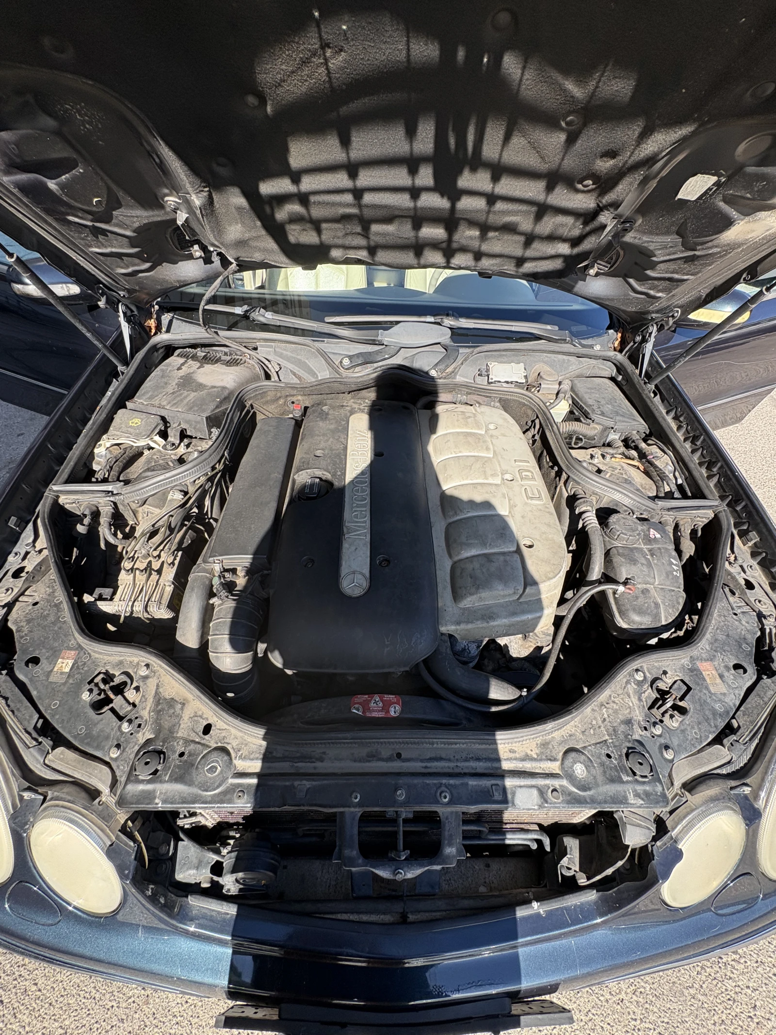 Mercedes-Benz E 320, снимка 5 - Автомобили и джипове - 56466362