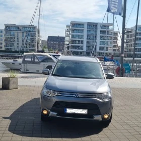 Mitsubishi Outlander 4WD Plug In Hibrid, снимка 2