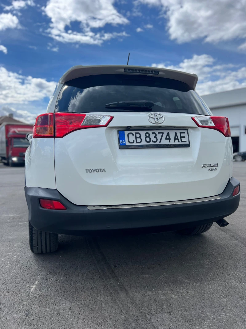 Toyota Rav4 2.2 D4D, снимка 7 - Автомобили и джипове - 47254252