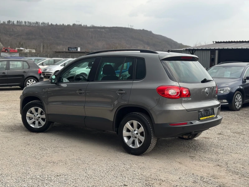 VW Tiguan 2.0TDI 170кс 4х4 АВТОМАТИК ПОДГРЕВ СЕРВ-KЛНИЖКА , снимка 8 - Автомобили и джипове - 49486646