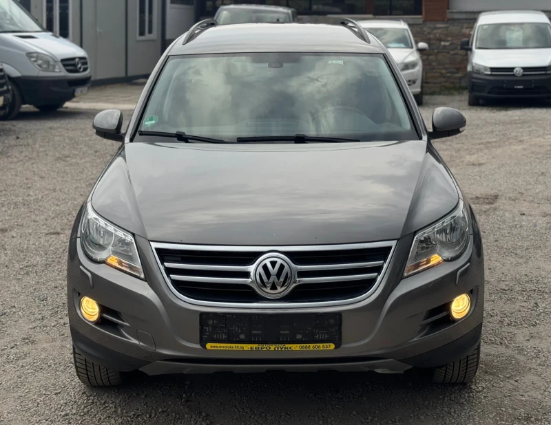 VW Tiguan 2.0TDI 170кс 4х4 АВТОМАТИК ПОДГРЕВ СЕРВ-KЛНИЖКА , снимка 2 - Автомобили и джипове - 49486646