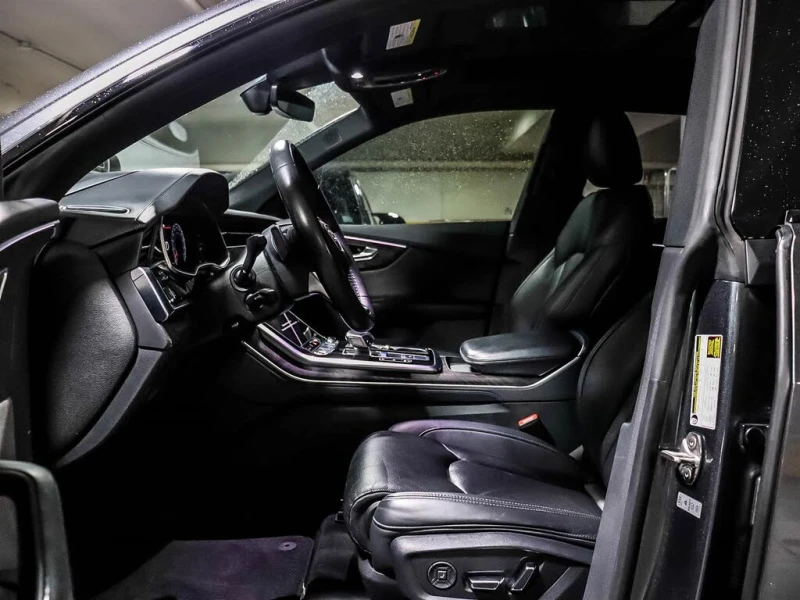 Audi Q8 TECHNIK* MATRIX* DISTRONIC* PANO* B&O* HUD* , снимка 7 - Автомобили и джипове - 52837656