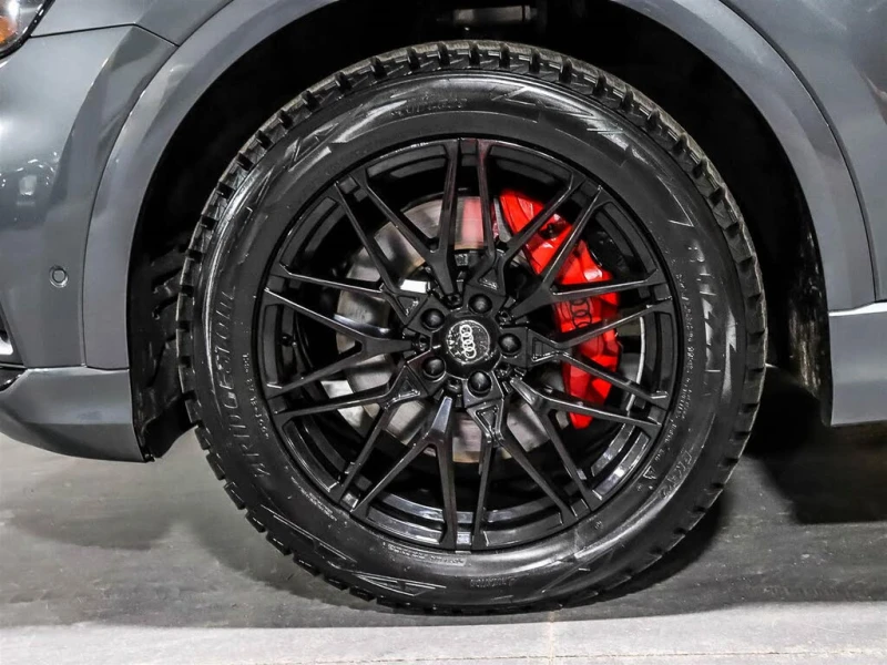 Audi Q8 TECHNIK* MATRIX* DISTRONIC* PANO* B&O* HUD* , снимка 4 - Автомобили и джипове - 52837656