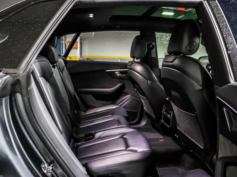Audi Q8 TECHNIK* MATRIX* DISTRONIC* PANO* B&O* HUD* , снимка 13 - Автомобили и джипове - 52837656