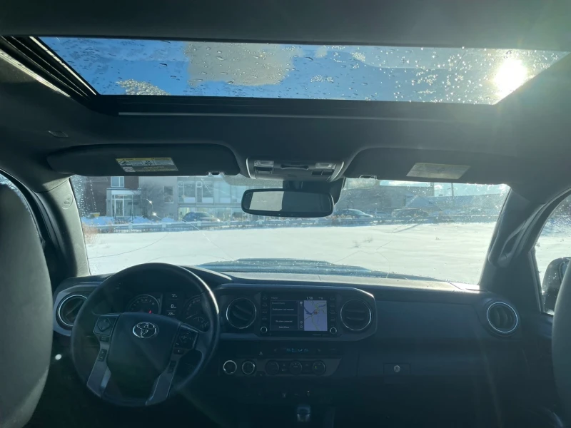 Toyota Tacoma DOUBLE CAB AUTO * * CARFAX * * АВТО КРЕДИТ * * , снимка 11 - Автомобили и джипове - 52861375