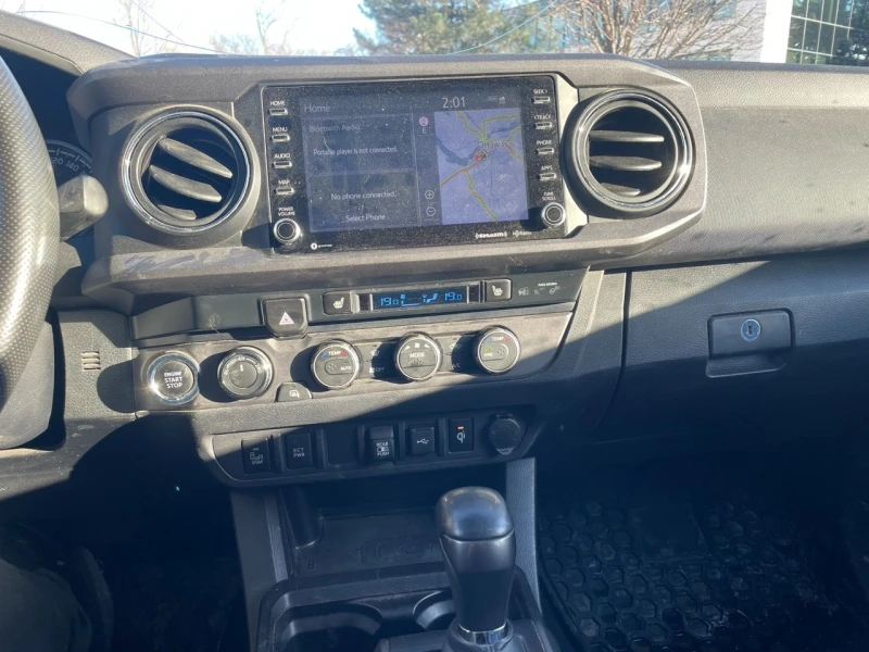 Toyota Tacoma DOUBLE CAB AUTO * * CARFAX * * АВТО КРЕДИТ * * , снимка 9 - Автомобили и джипове - 52861375