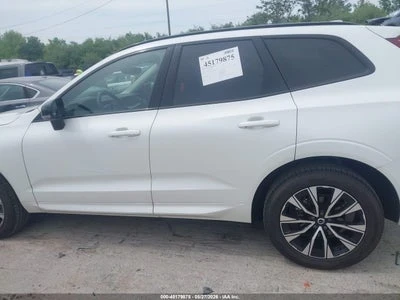 Volvo XC60 B5 PLUS, снимка 13 - Автомобили и джипове - 55128003