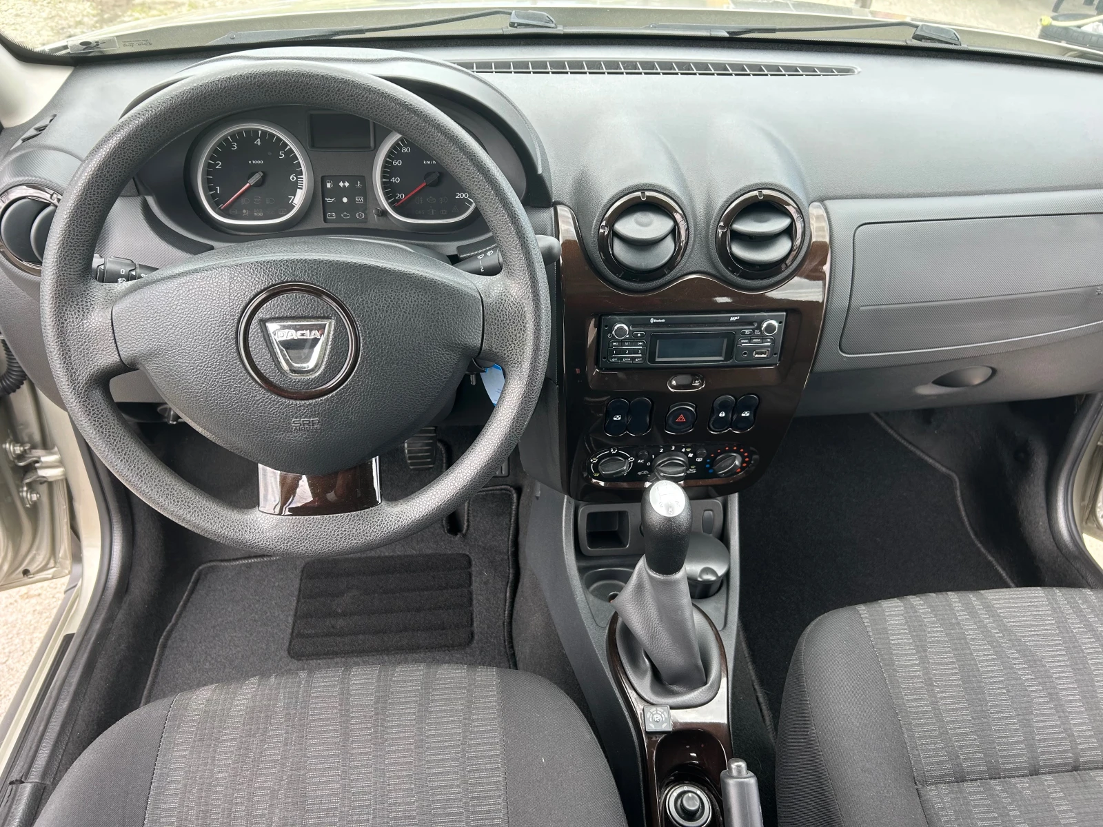 Dacia Duster 1.6i ГАЗ - изображение 10