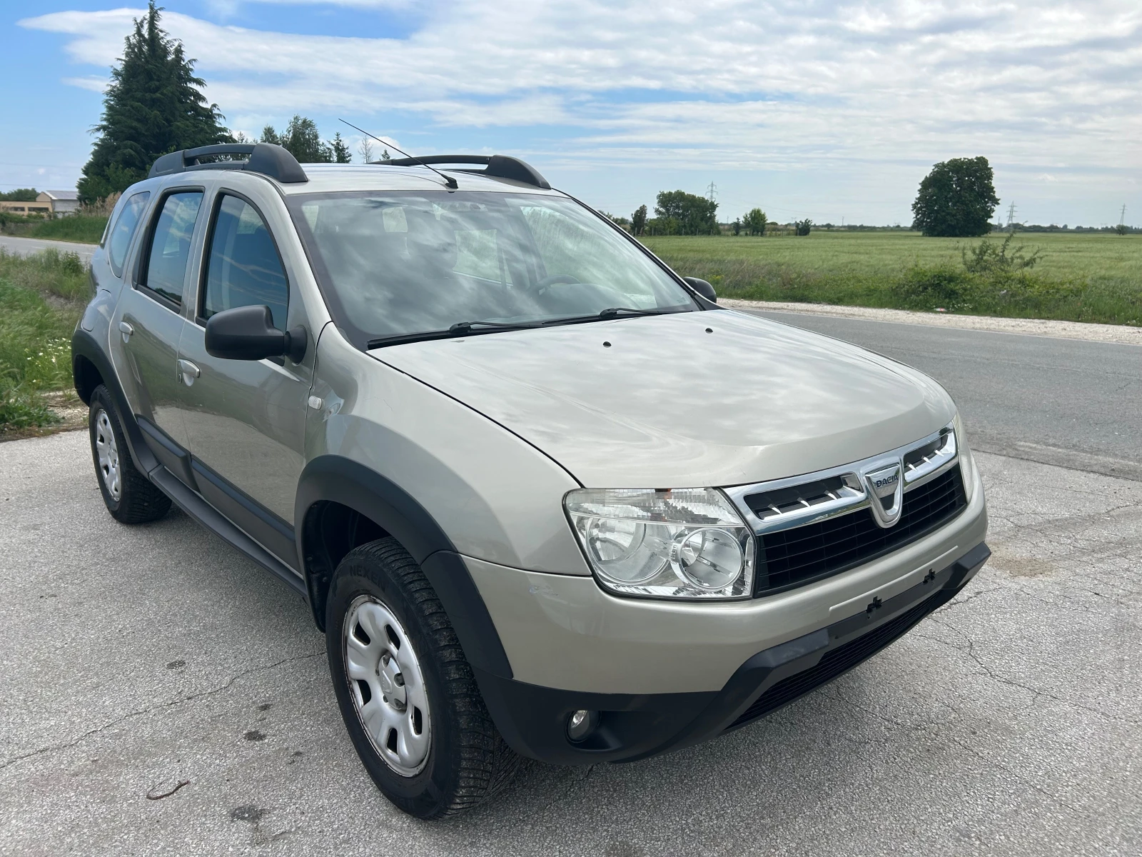 Dacia Duster 1.6i ГАЗ - изображение 3
