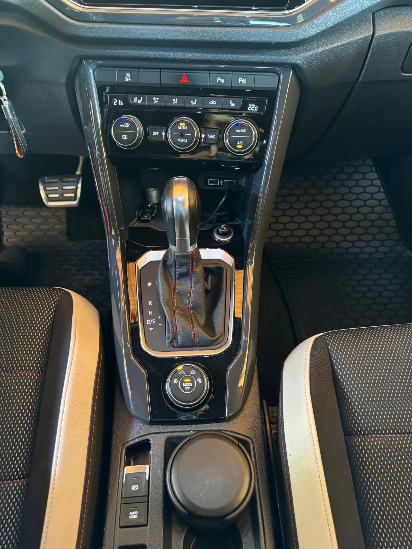 VW T-Roc  - изображение 8