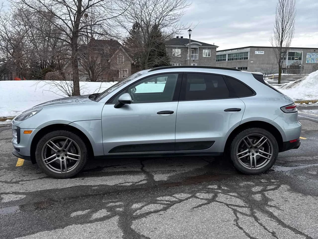 Porsche Macan * AWD * CARFAX * KEYLESS * PANO, снимка 2 - Автомобили и джипове - 53784149