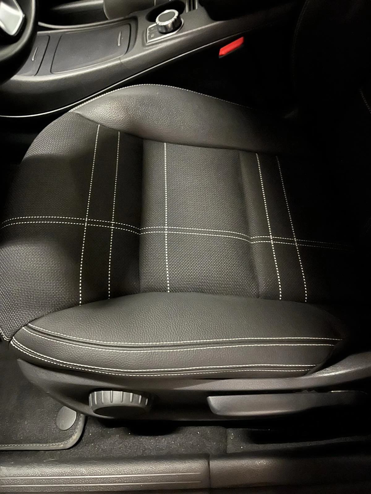 Mercedes-Benz GLA 200 AMG style Germany, снимка 14 - Автомобили и джипове - 54222325