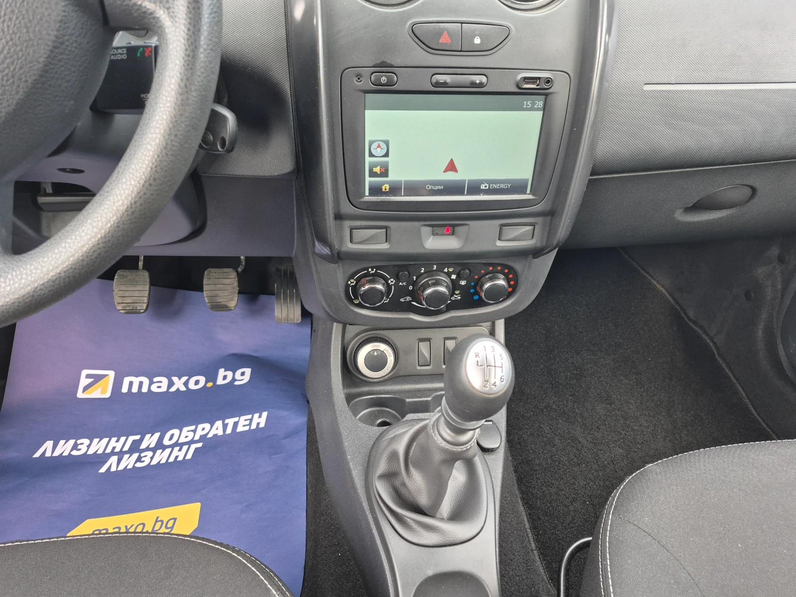 Dacia Duster 4+ 4 .6скорости  Навигация, снимка 11 - Автомобили и джипове - 55034869