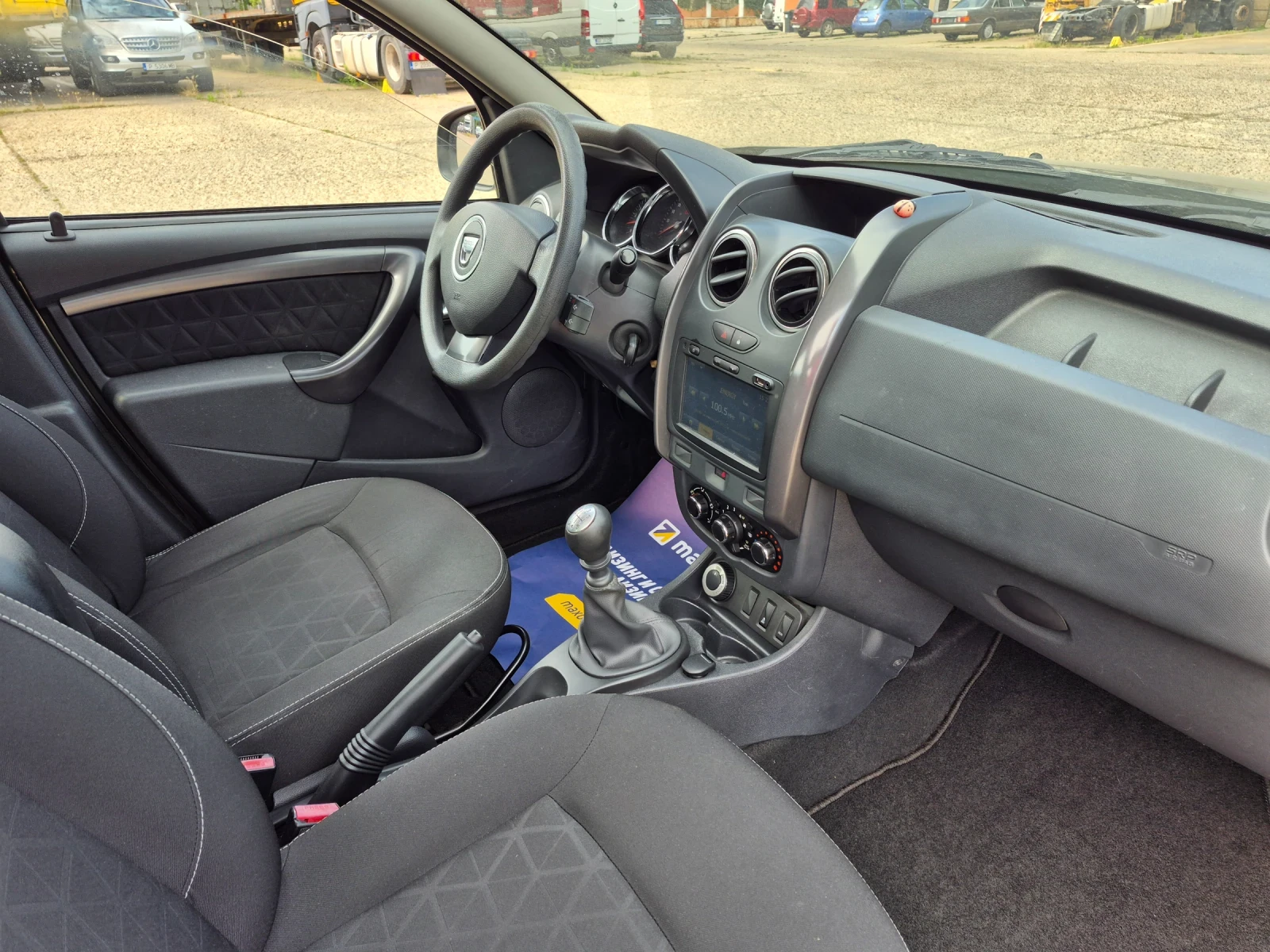 Dacia Duster 4+ 4 .6скорости  Навигация, снимка 9 - Автомобили и джипове - 55034869
