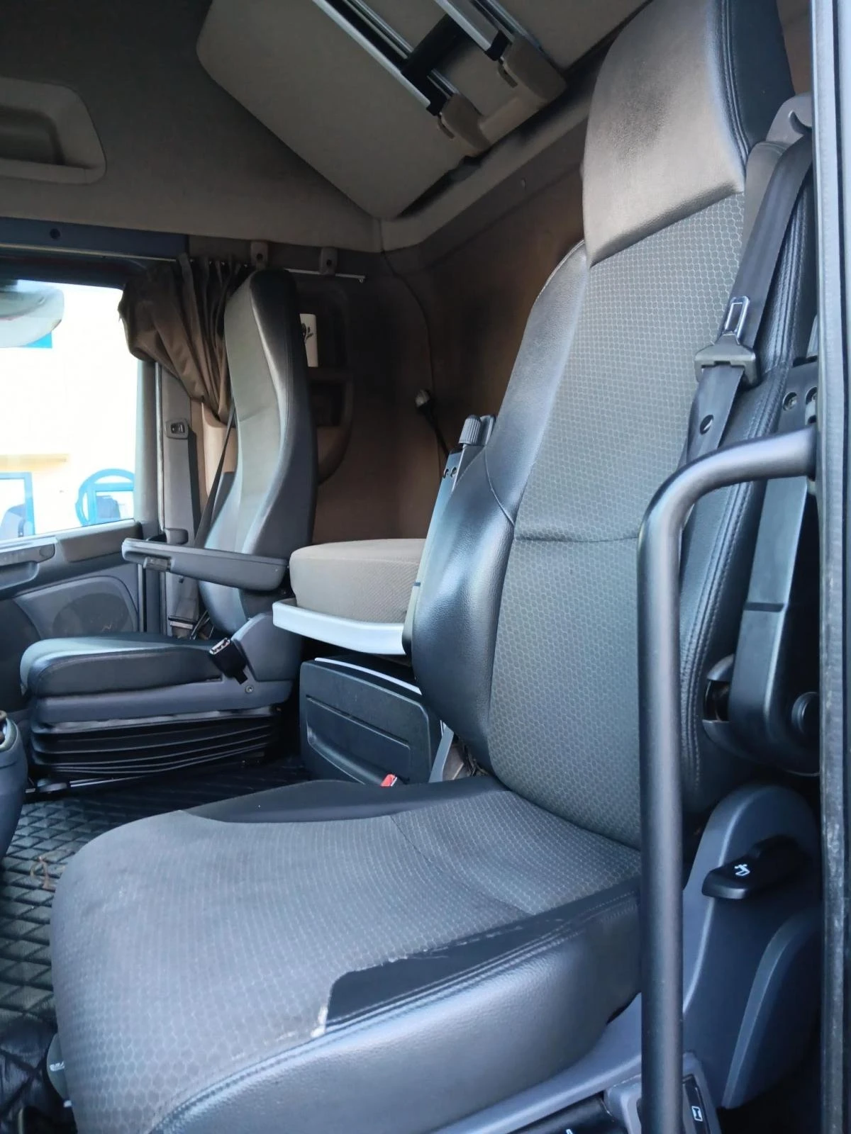 Scania R 450 Topline ADR AT - изображение 9
