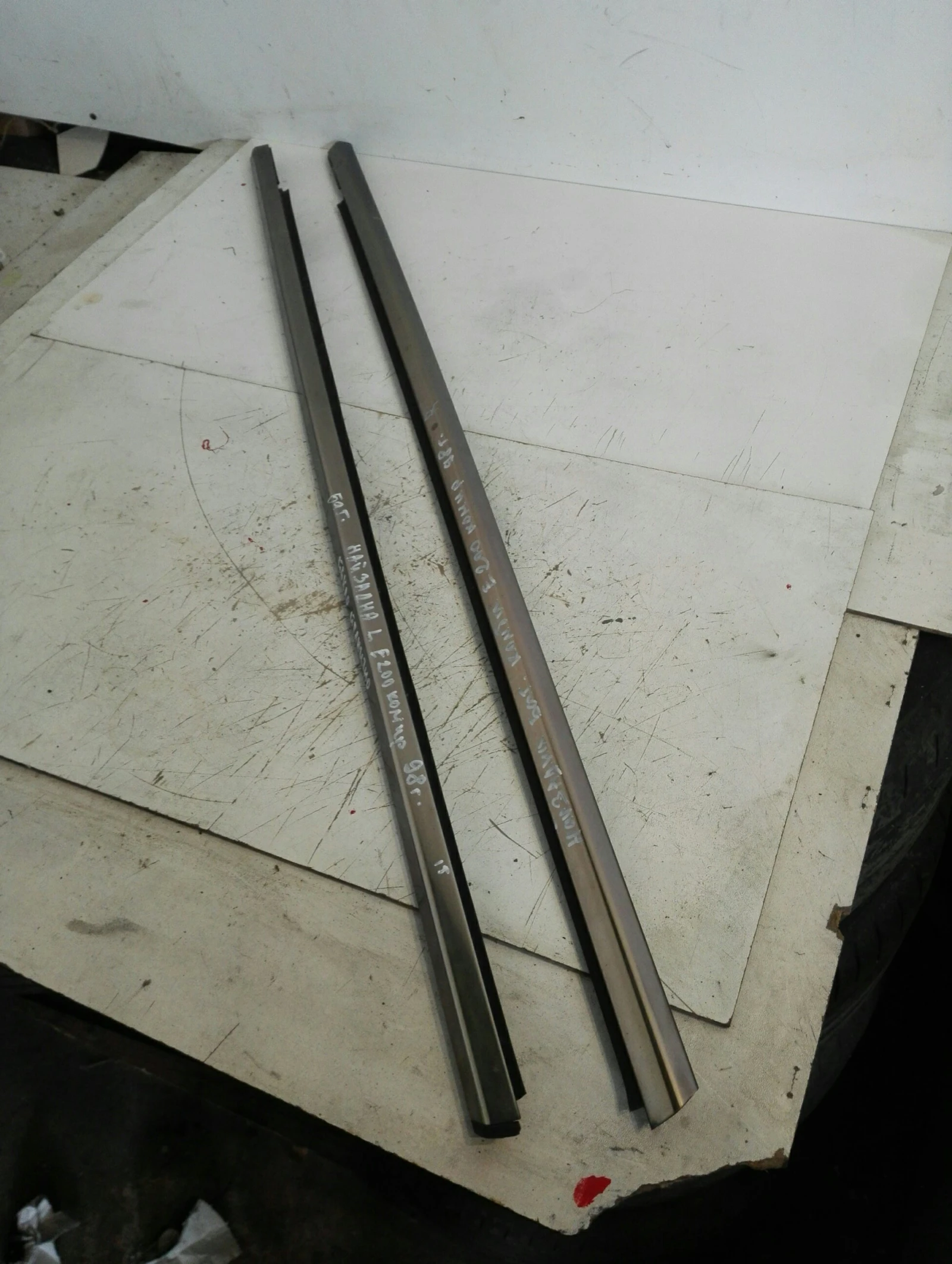    (  )  200  | Mobile.bg   1