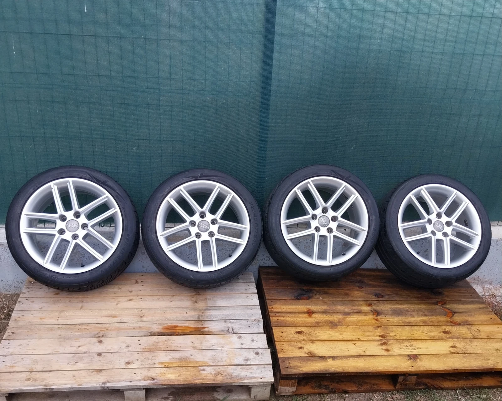    225/45R17  Audi A4 | Mobile.bg   1