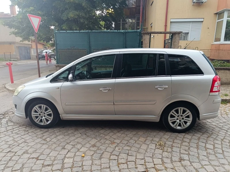 Opel Zafira, снимка 3 - Автомобили и джипове - 47380965