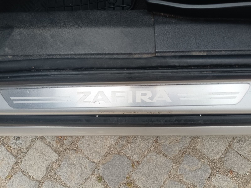 Opel Zafira, снимка 15 - Автомобили и джипове - 46233552