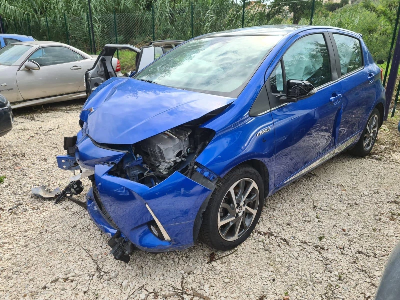 Toyota Yaris 1.5 HYBRID, снимка 2 - Автомобили и джипове - 48369759