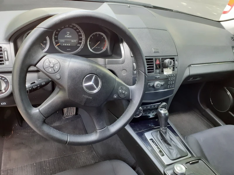 Mercedes-Benz C 220, снимка 8 - Автомобили и джипове - 48699063