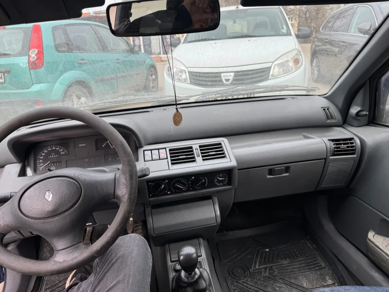 Renault Clio, снимка 7 - Автомобили и джипове - 49241824