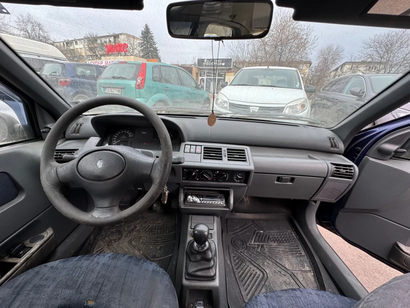 Renault Clio, снимка 6 - Автомобили и джипове - 49241824