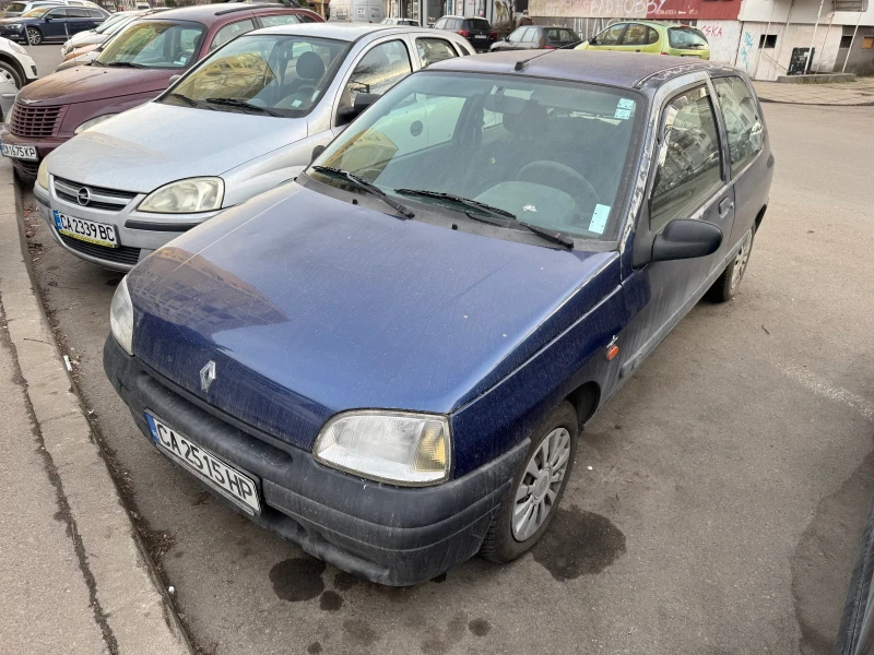 Renault Clio, снимка 1 - Автомобили и джипове - 49241824