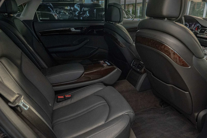 Audi A8 4.0TFSI/LONG/Bose/HuD/Обдухване/Камера, снимка 9 - Автомобили и джипове - 51372352