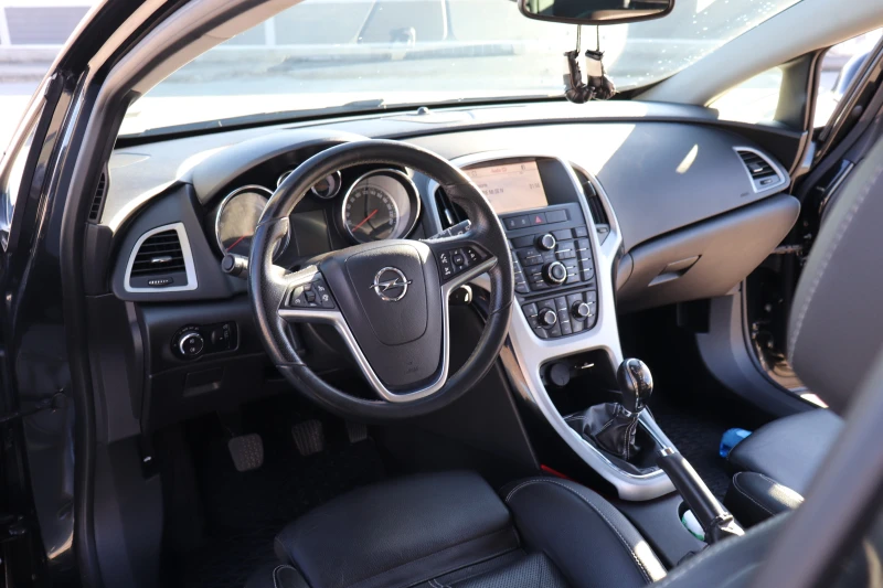 Opel Astra GTC, снимка 4 - Автомобили и джипове - 52561414
