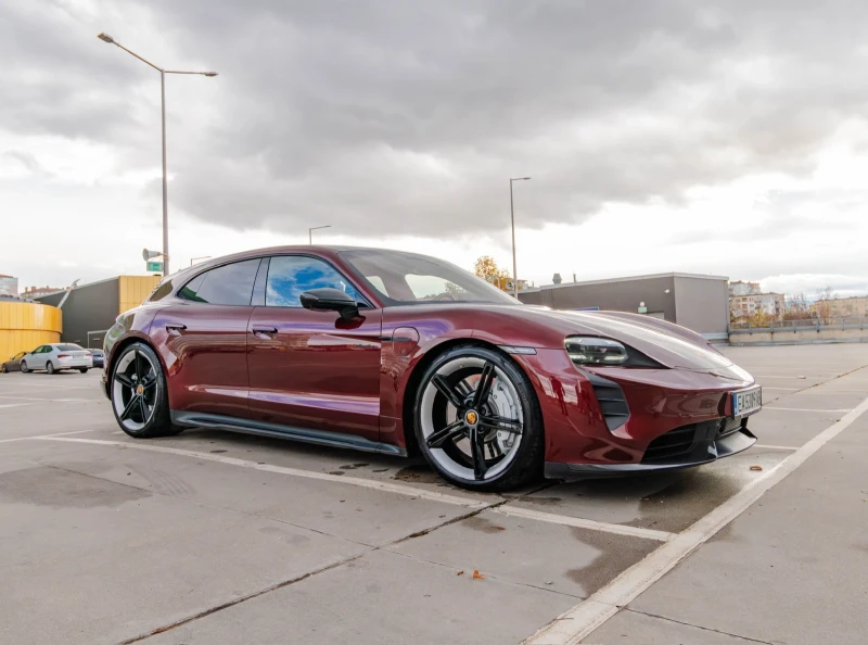 Porsche Taycan GTS Sport Turismo, снимка 3 - Автомобили и джипове - 52599720