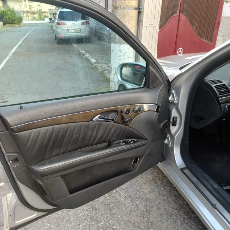 Mercedes-Benz E 500, снимка 7 - Автомобили и джипове - 52551116
