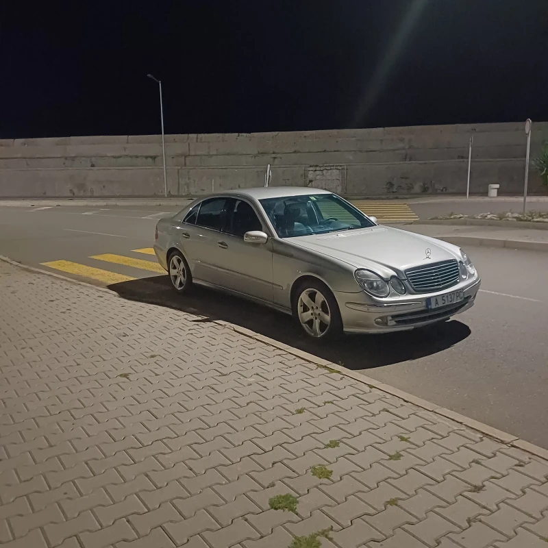 Mercedes-Benz E 500, снимка 4 - Автомобили и джипове - 52551116
