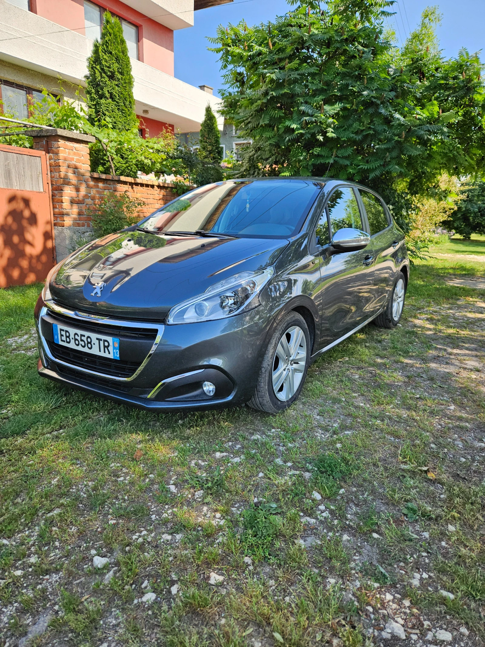 Peugeot 208 1.6 HDI STYLE - изображение 6