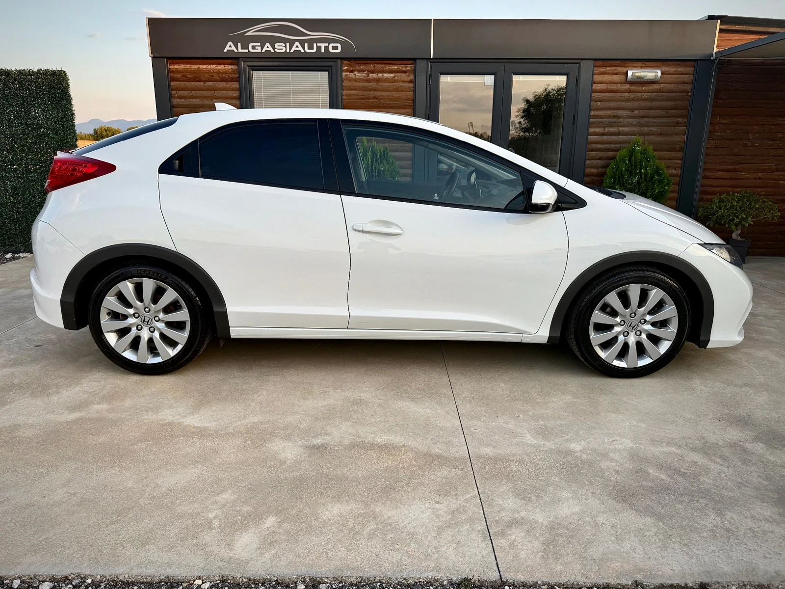 Honda Civic 1.8 i-VTEC* SPORT - изображение 5