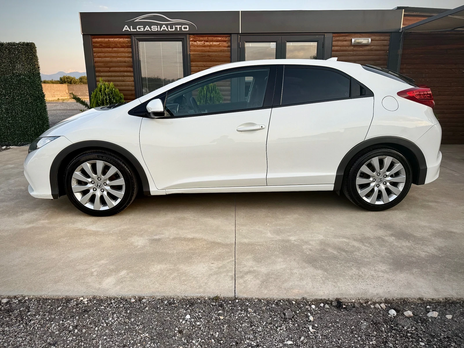 Honda Civic 1.8 i-VTEC* SPORT - изображение 2