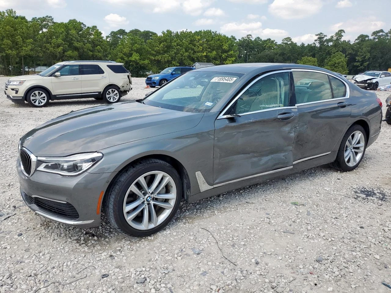 BMW 750  - изображение 3