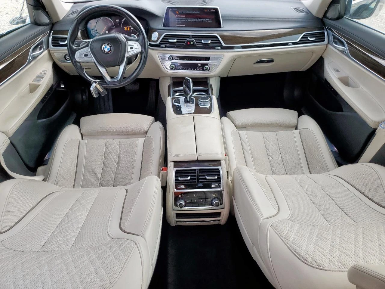 BMW 750  - изображение 8