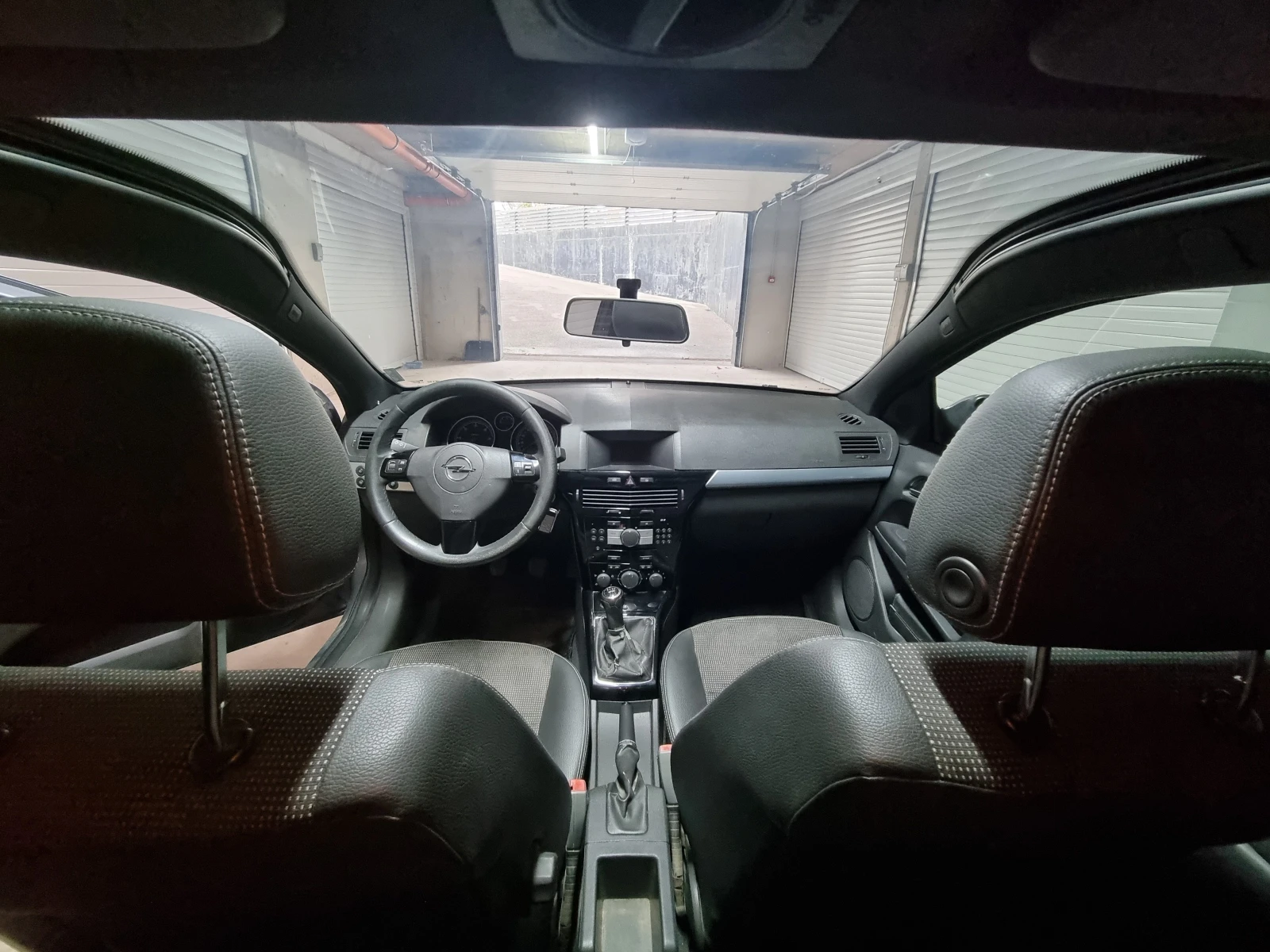 Opel Astra GTC - изображение 8