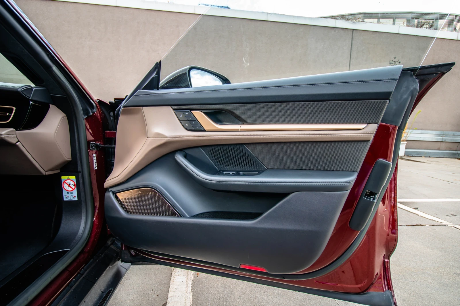 Porsche Taycan GTS Sport Turismo | Mobile.bg   12