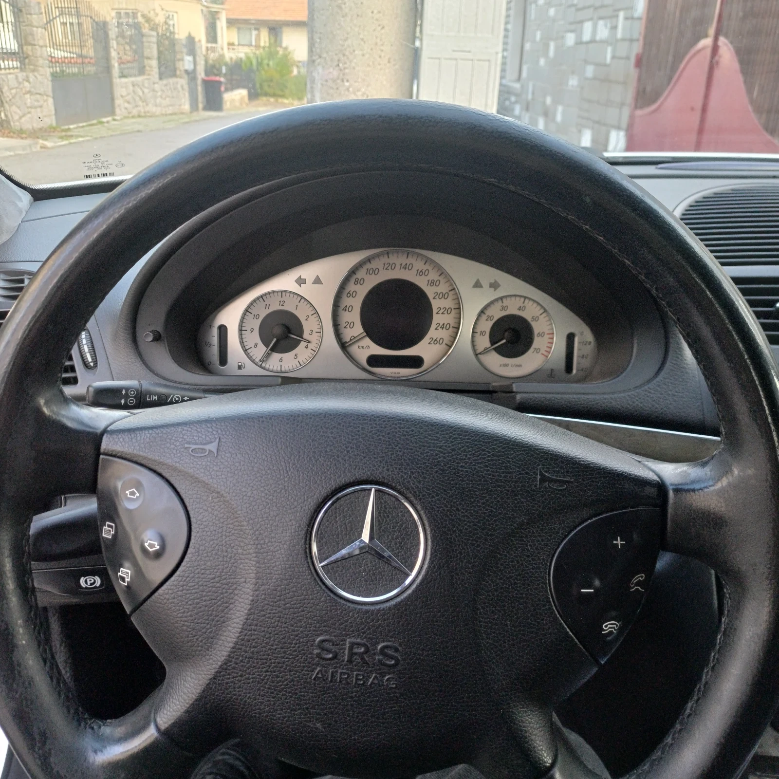 Mercedes-Benz E 500 | Mobile.bg   16