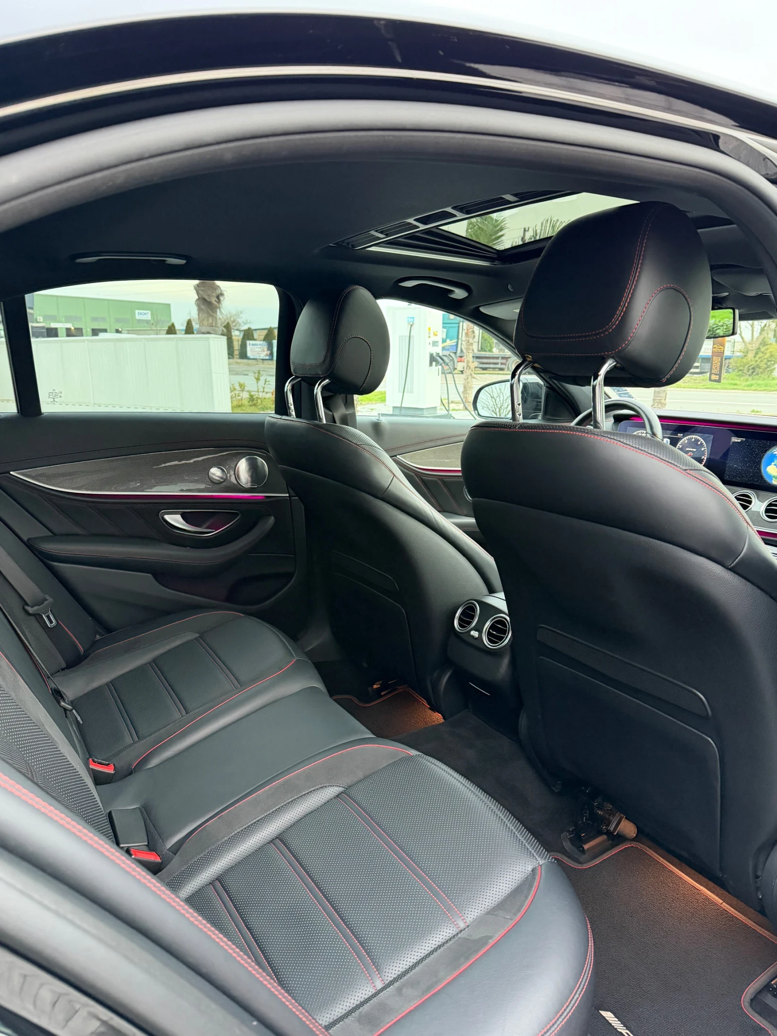 Mercedes-Benz E 43 AMG 4MATIC/BURMESTER/CARBON/LIZING, снимка 8 - Автомобили и джипове - 54097455