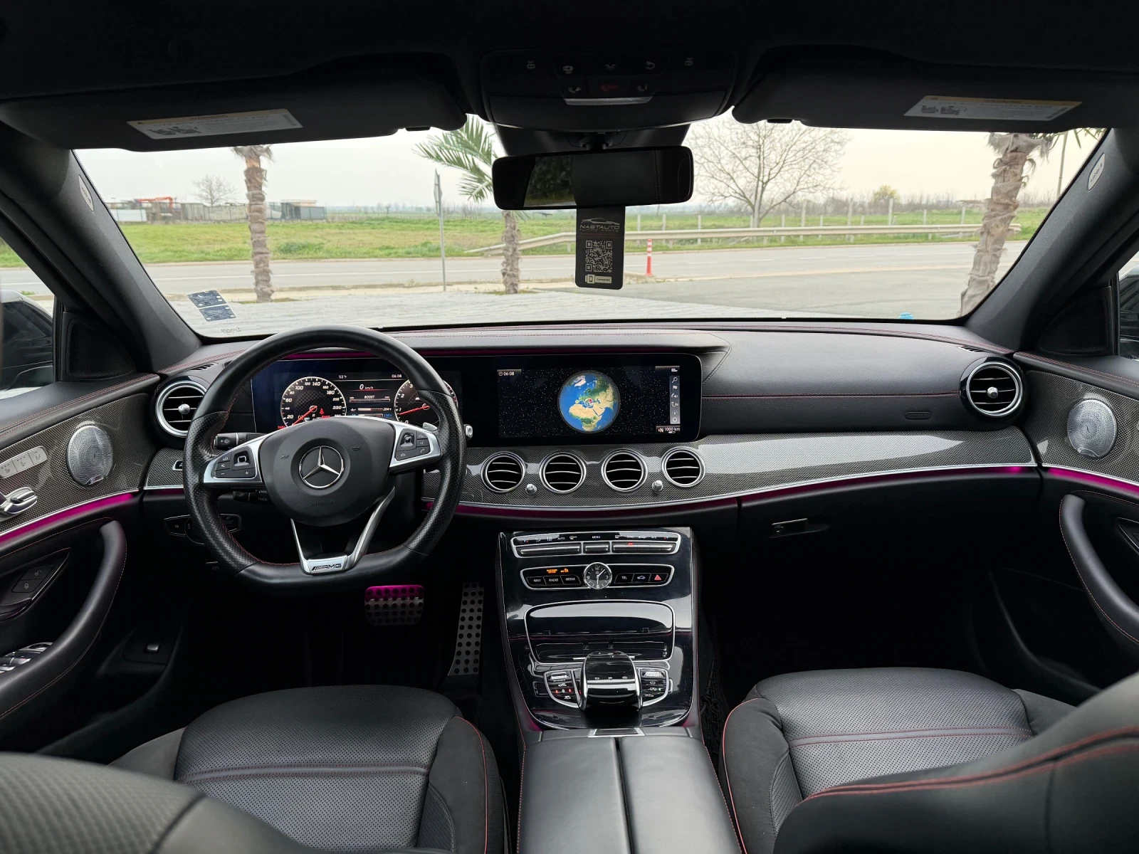 Mercedes-Benz E 43 AMG 4MATIC/BURMESTER/CARBON/LIZING, снимка 11 - Автомобили и джипове - 54097455