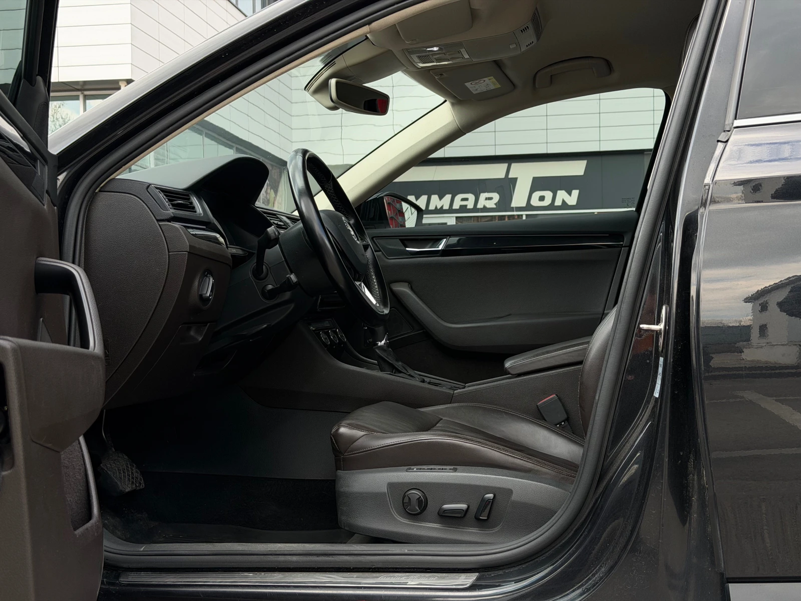 Skoda Superb L&K* ОБДУХВАНЕ* ПЕЧКА* ПАМЕТ* ДИСТРОНИК* CANTON* , снимка 8 - Автомобили и джипове - 54238805