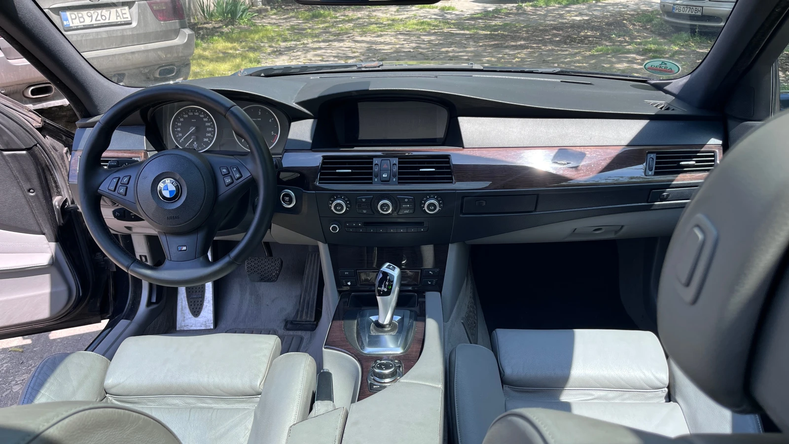BMW 530 xd Keyless SoftClose Cic Pano HiFi, снимка 4 - Автомобили и джипове - 54501783