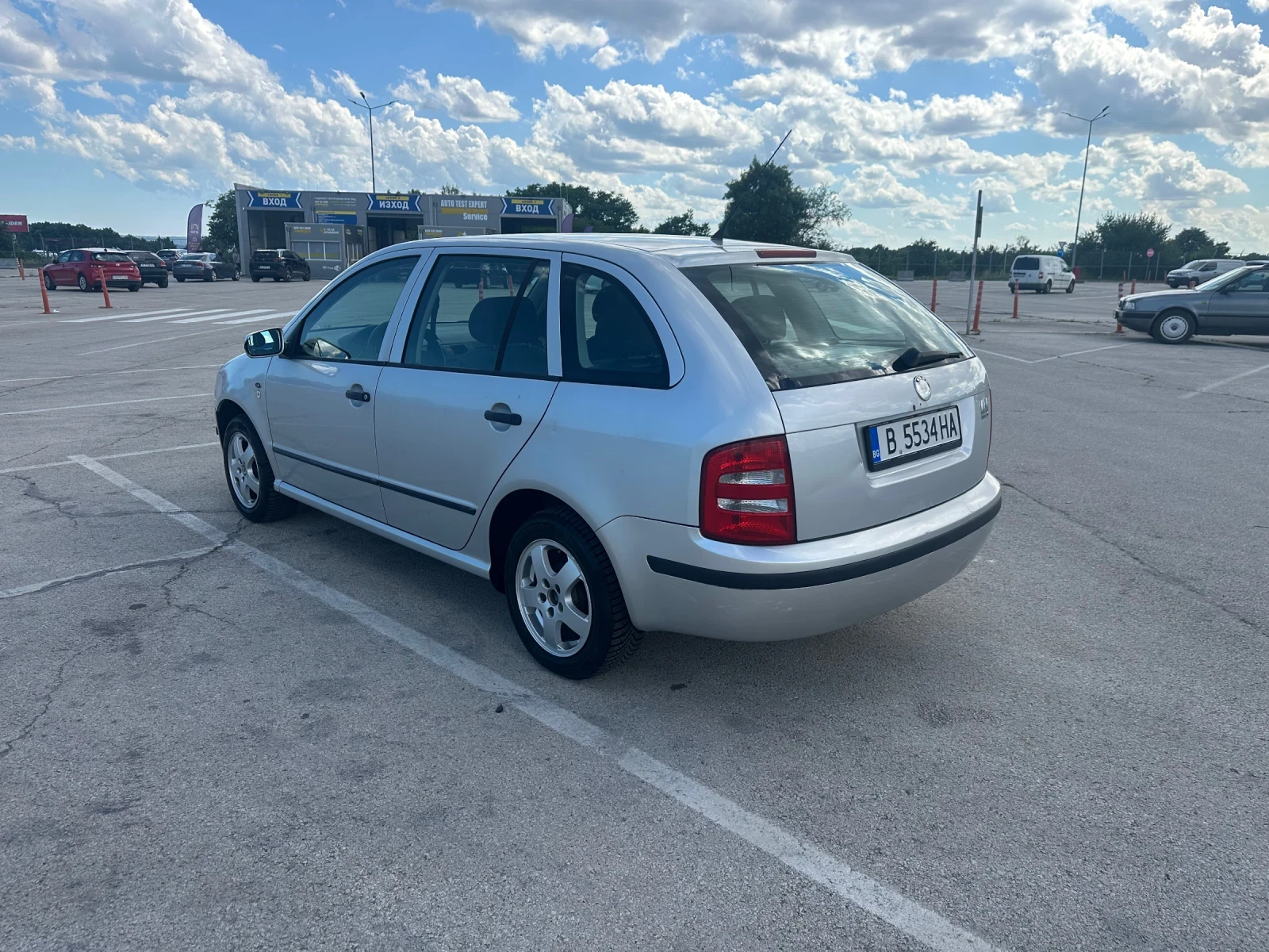 Skoda Fabia 1.4 MPI, снимка 4 - Автомобили и джипове - 54915438
