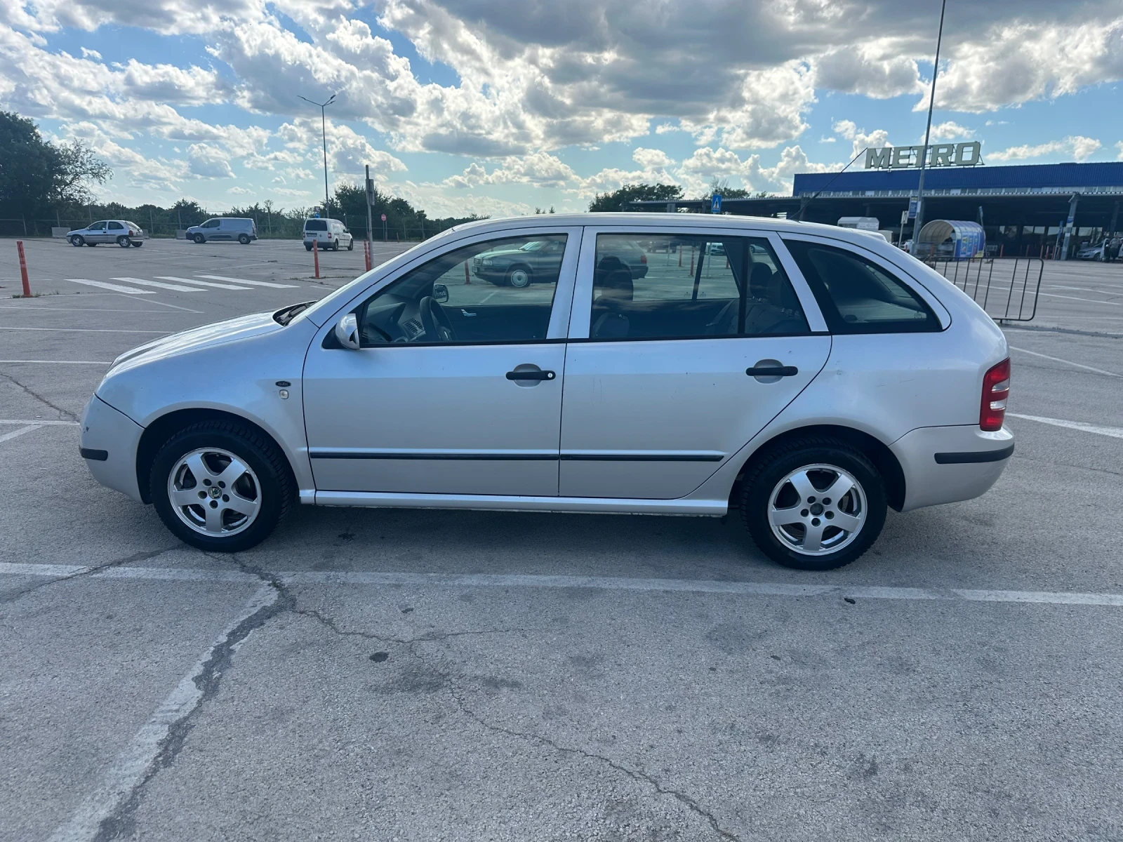 Skoda Fabia 1.4 MPI, снимка 7 - Автомобили и джипове - 54915438